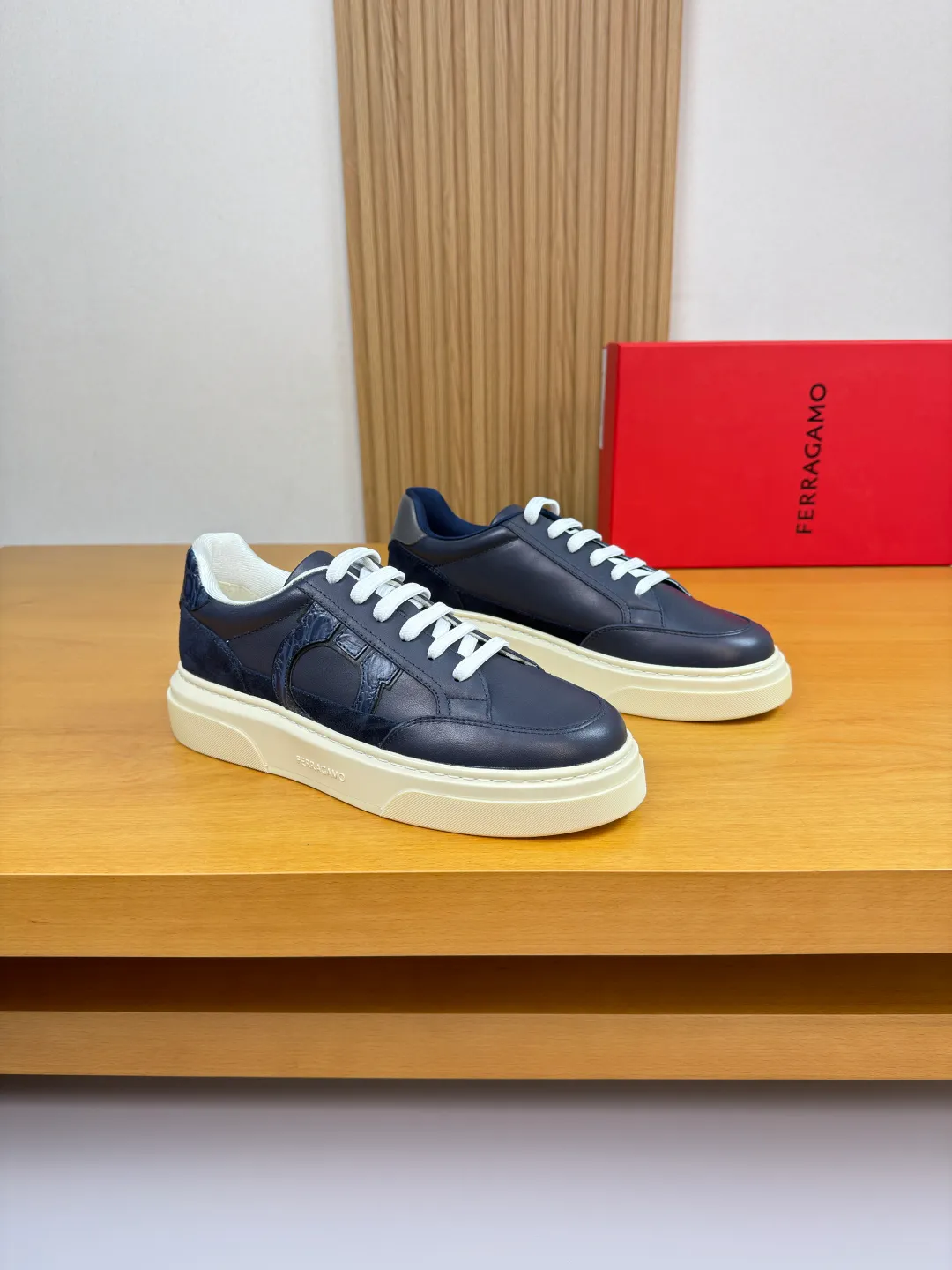 Men's men's shoes 💰440 [New style] 🏃‍♂️🏃‍♂️[Ferragamo] Ferragamo - High-end quality original order·Casual sports shoes -Upper: 🔝Nappa calfskin, suede calfskin, shoe body. Sewing brand totem, tongue air pressure brand logo -Inner: water-dyed cowhide -Outsole: ultra-light TPU foam rubber; molded outsole -Ultra-high quality control and fine workmanship: outstanding (high-end, extravagance, grade) -Size: 38-45 (46, can be customized)